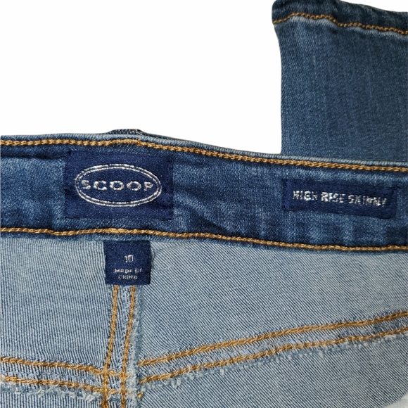 Scoop NWT Women's High Rise Button Fly Skinny Light Wash Jeans 580 - Picture 8 of 8
